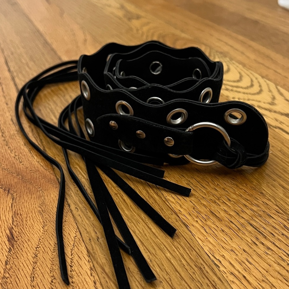 Y2K Black Velvet Wavvy O-Ring Accent Belt